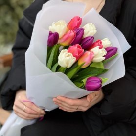 Букет из 15 тюльпанов от интернет-магазина «Даниэль» в Астрахани