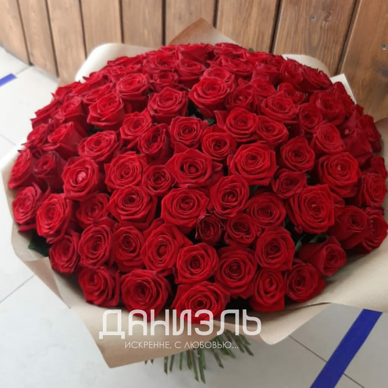 Букет 101 красная роза «Незабываемый»
