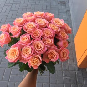 25 роз «Персик» от интернет-магазина «Даниэль» в Астрахани