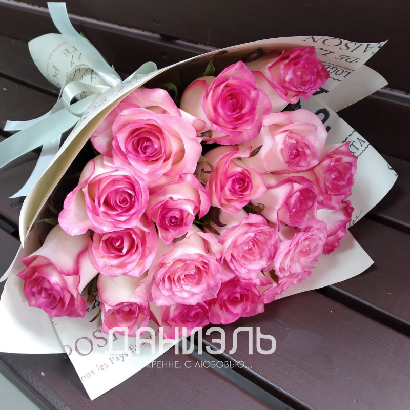 Букет 19 розовых роз «Трепет»